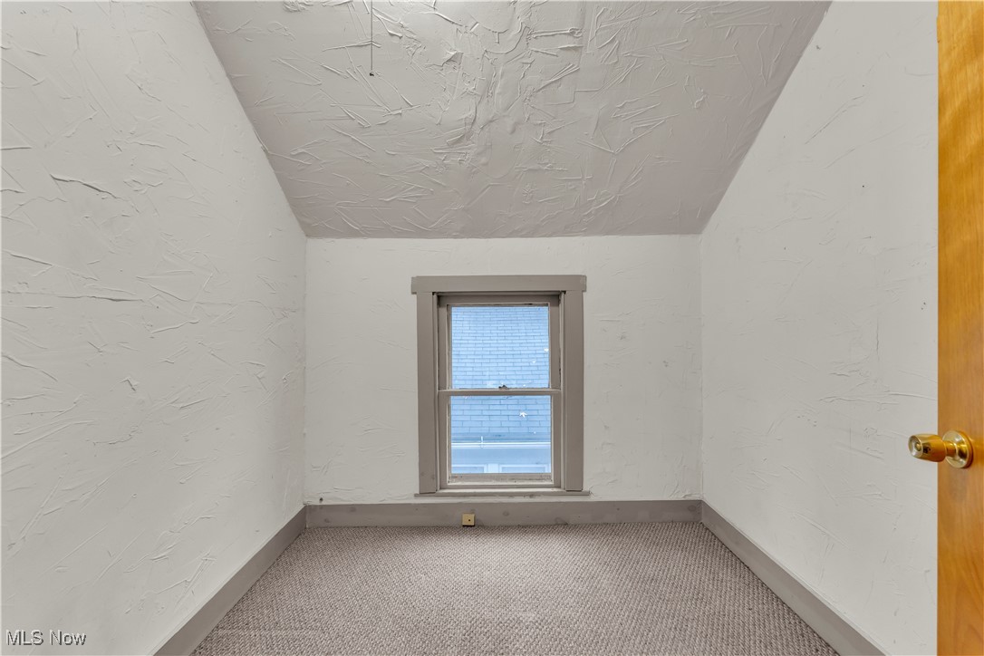 James H Hoyts - Residential Lease