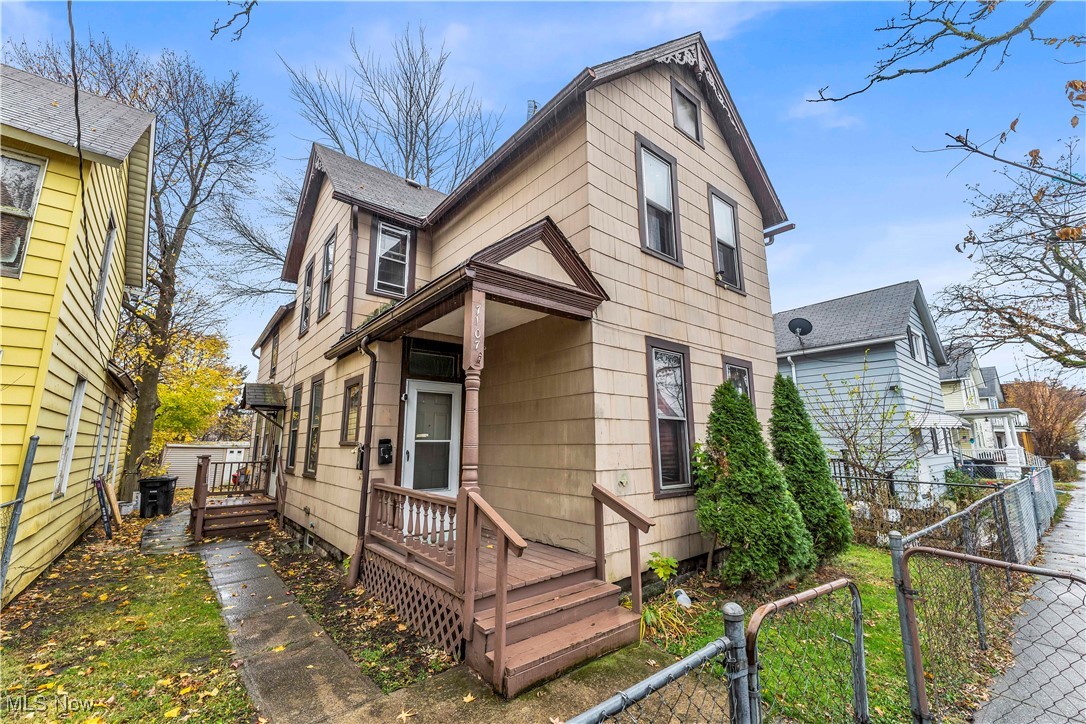 James H Hoyts - Residential Lease