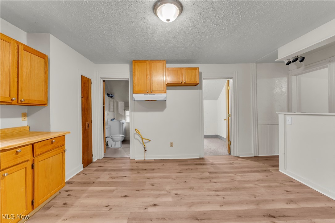 James H Hoyts - Residential Lease