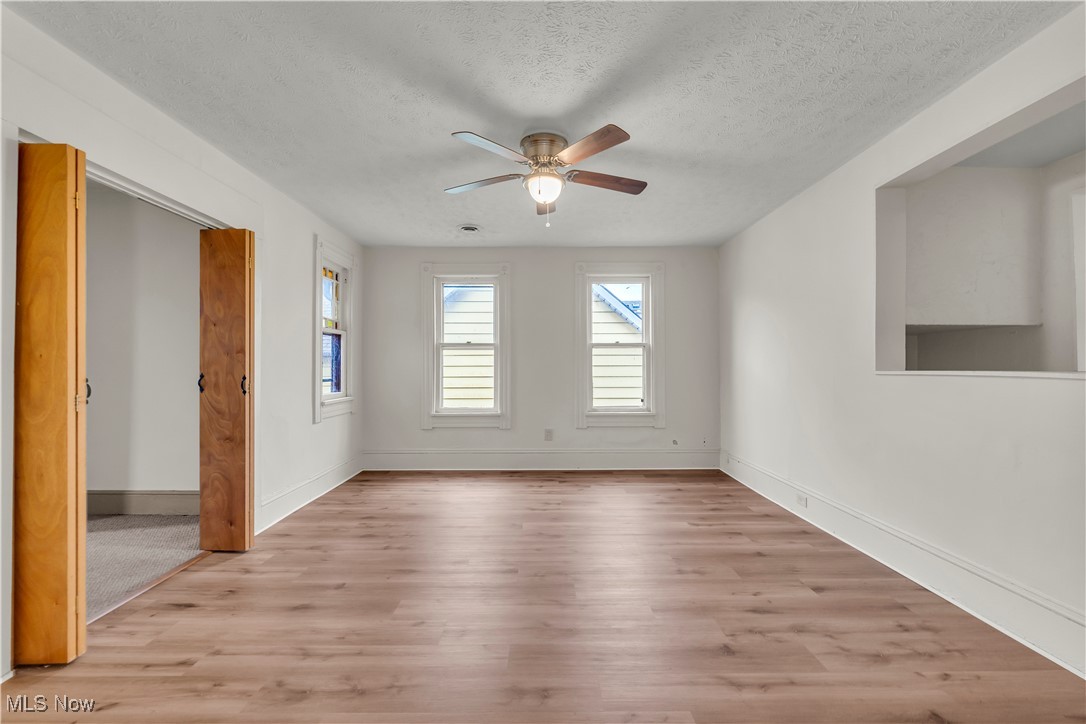 James H Hoyts - Residential Lease