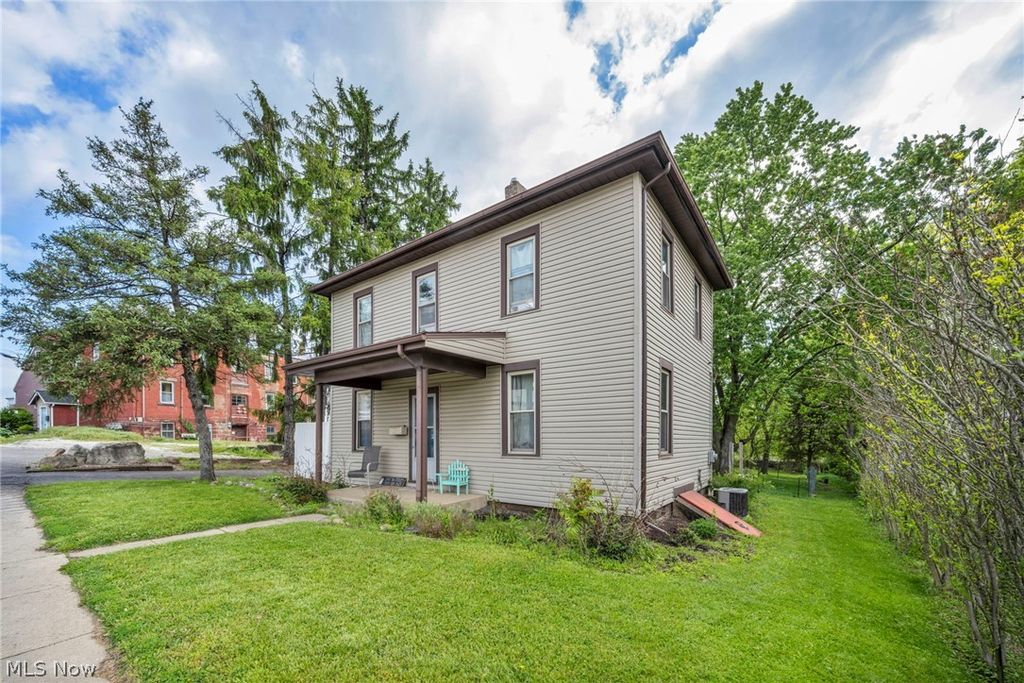 Photo of 22 Main Street S, Navarre, OH 44662 (MLS # 5209553)