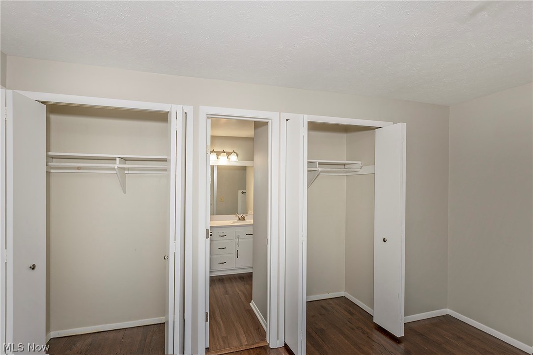 Hunt Club Mdws 02 - Residential