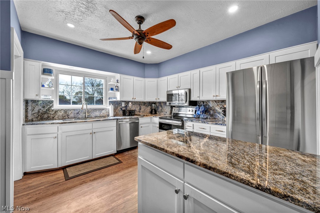 Oak Point - Residential