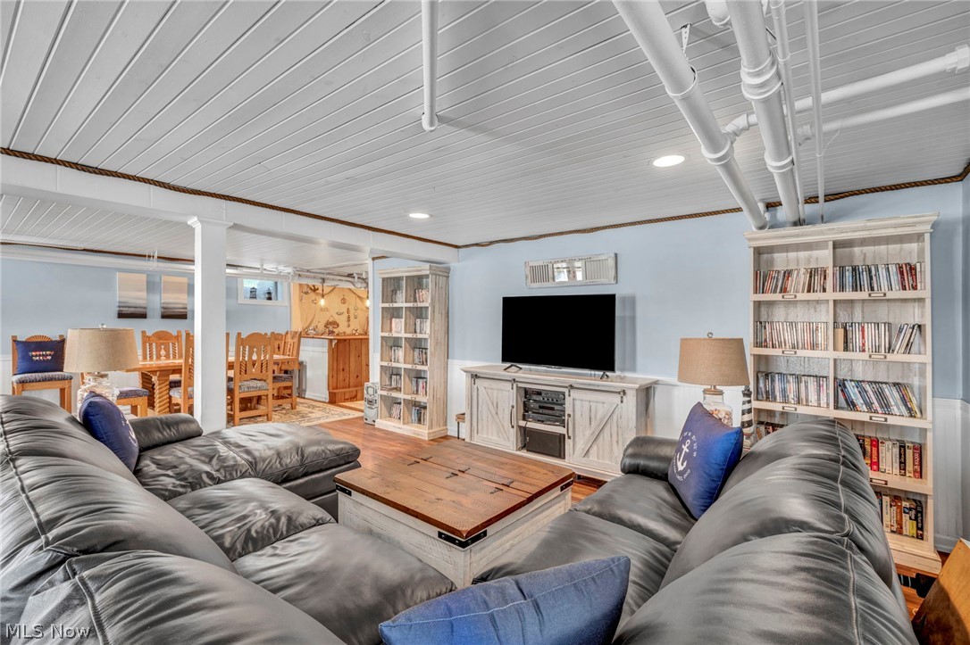 Oak Point - Residential