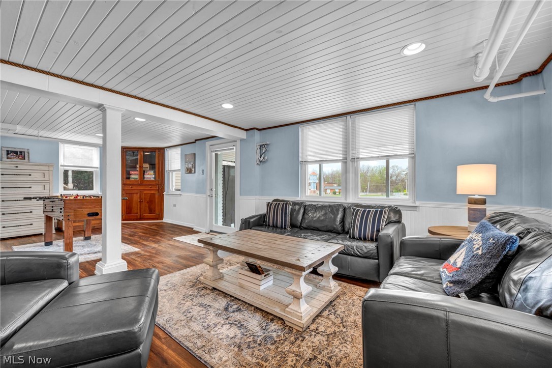 Oak Point - Residential