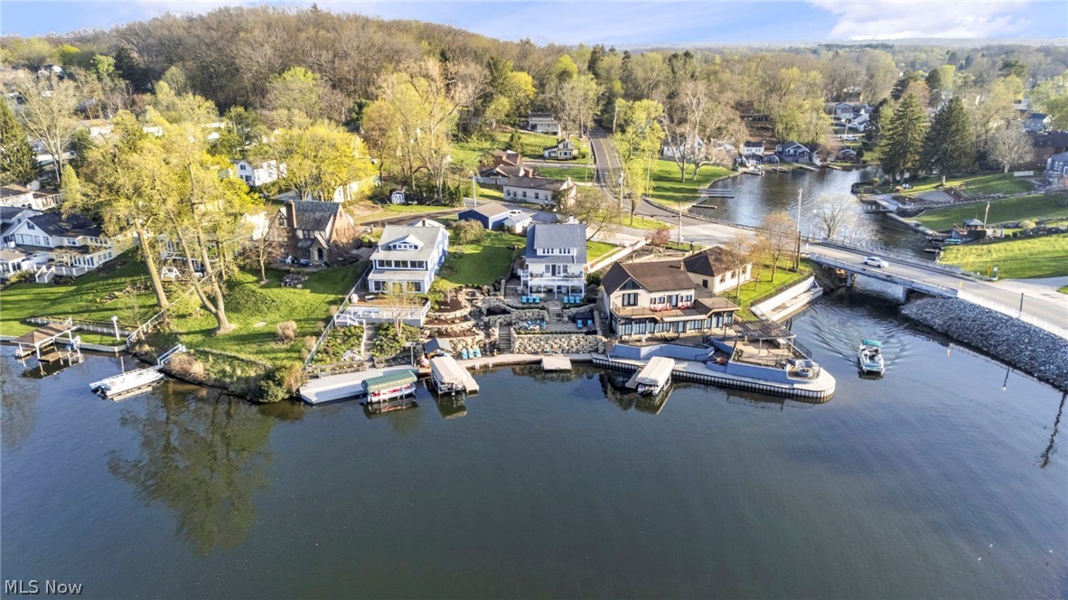 Oak Point - Residential