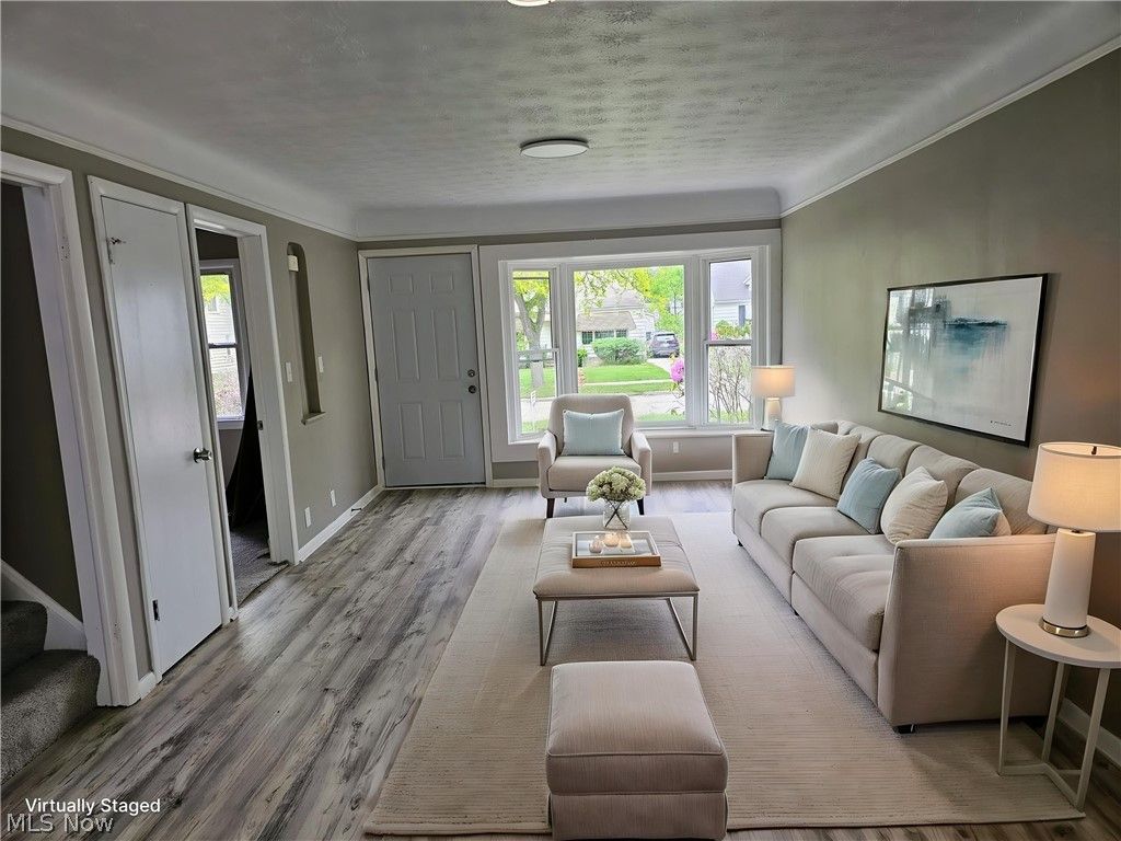 Photo of 13508 Oakview Boulevard, Garfield Heights, OH 44125 (MLS # 5213049)