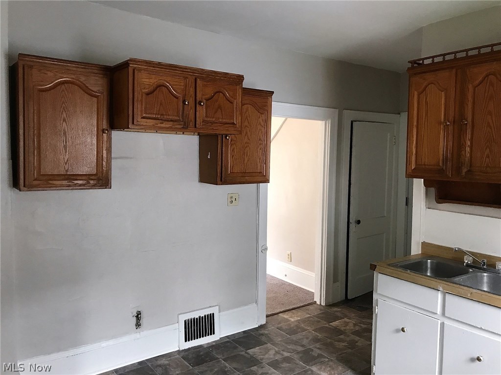 Emmons Arlington - Residential Lease