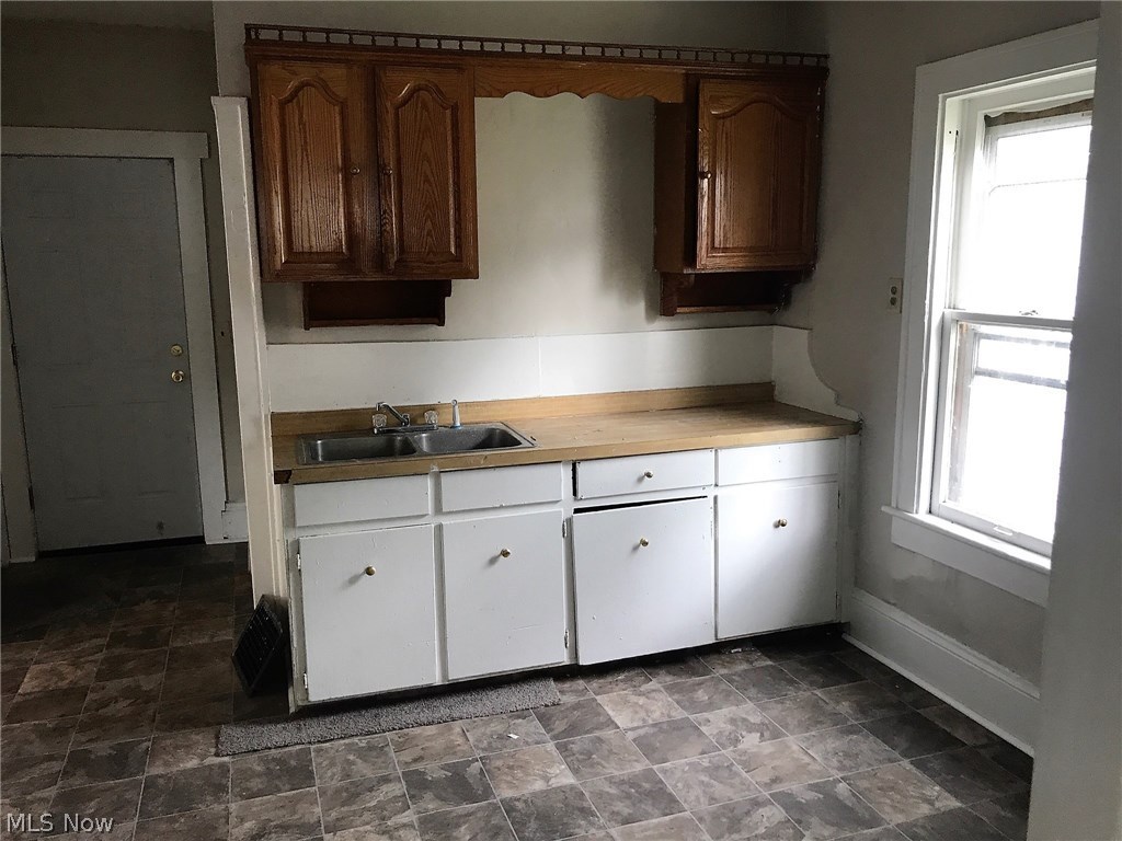 Emmons Arlington - Residential Lease