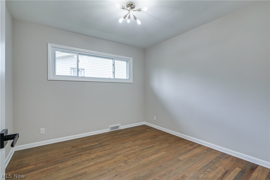 Lyndhurst Mdws 03 - Residential