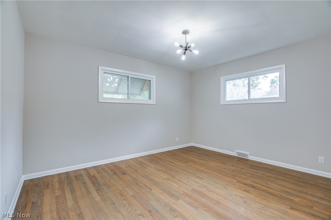 Lyndhurst Mdws 03 - Residential