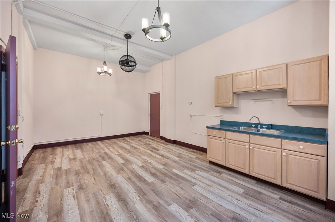 Exeter Square - Commercial Sale