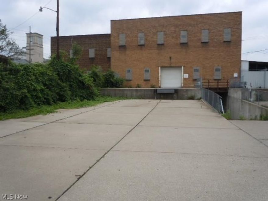 2 STORY BRICK BUILDING W/ DOCK; ELECTRIC HAS BEEN UPDATED, PARKING AREA HAS 120FT FRONTAGE ON SOUTH 3 RD & 60FT FRONTAGE ON SOUTH STREET;