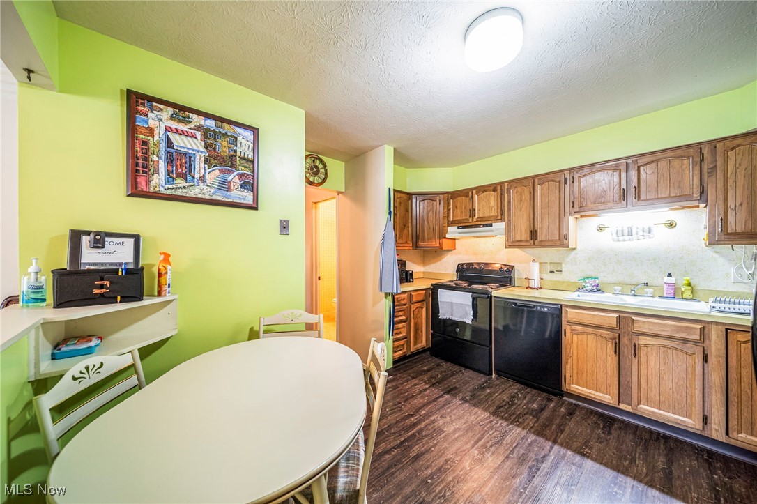 Richmond Place Condos - Residential