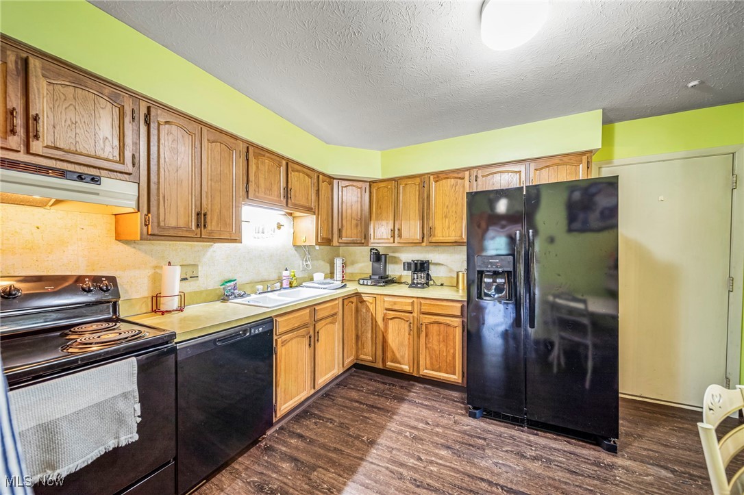 Richmond Place Condos - Residential