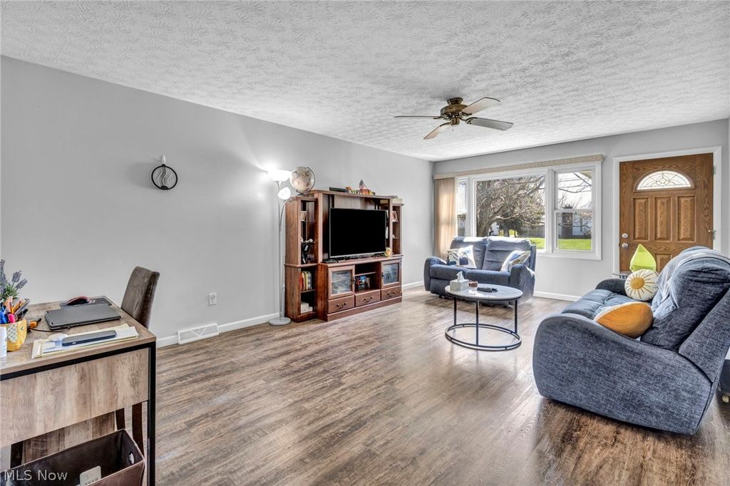 Photo of 2805 Shelburn Avenue, Akron, OH 44312 (MLS # 5199865)