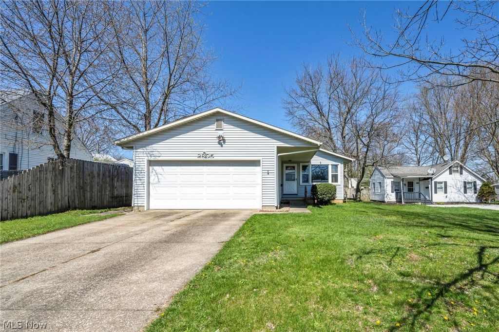 Photo of 2805 Shelburn Avenue, Akron, OH 44312 (MLS # 5199865)