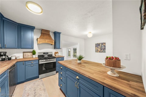 Tiny photo for 9008 Wilverne Drive, Windham, OH 44288 (MLS # 5253611)