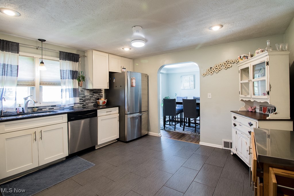 Mentor, Ohio 44060, United States, 3 Bedrooms Bedrooms, ,1 BathroomBathrooms,Residential,Active,166025