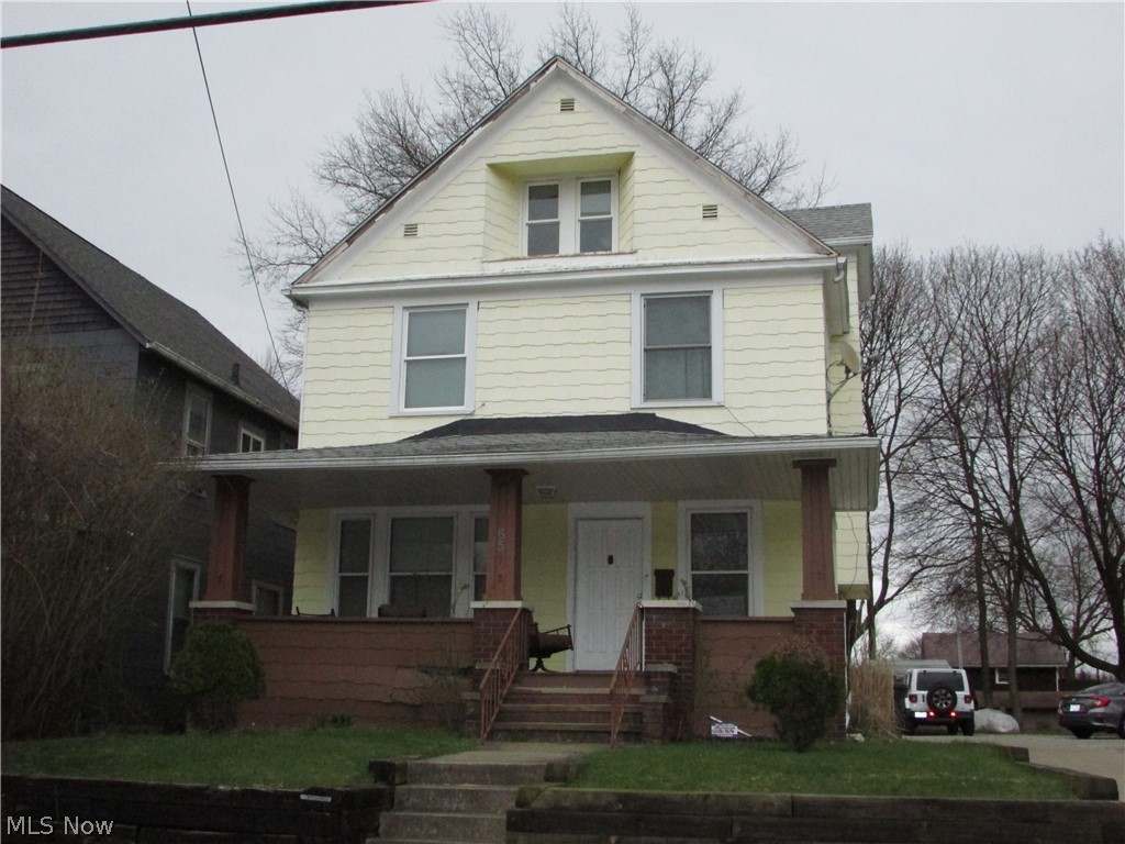 INVESTOR SPECIAL! This Akron U investment home has gross income of $27000 per year. The roof was put on new in 2018. The furnace was also new in 2018. Many of the windows are vinyl. There is ample parking for the students with 10+ spaces, and still a yard to use. This is a pretty simple investment property.