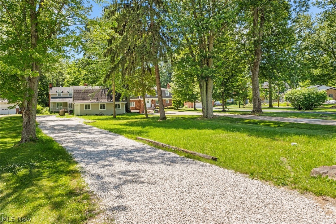 889 Grayton Road