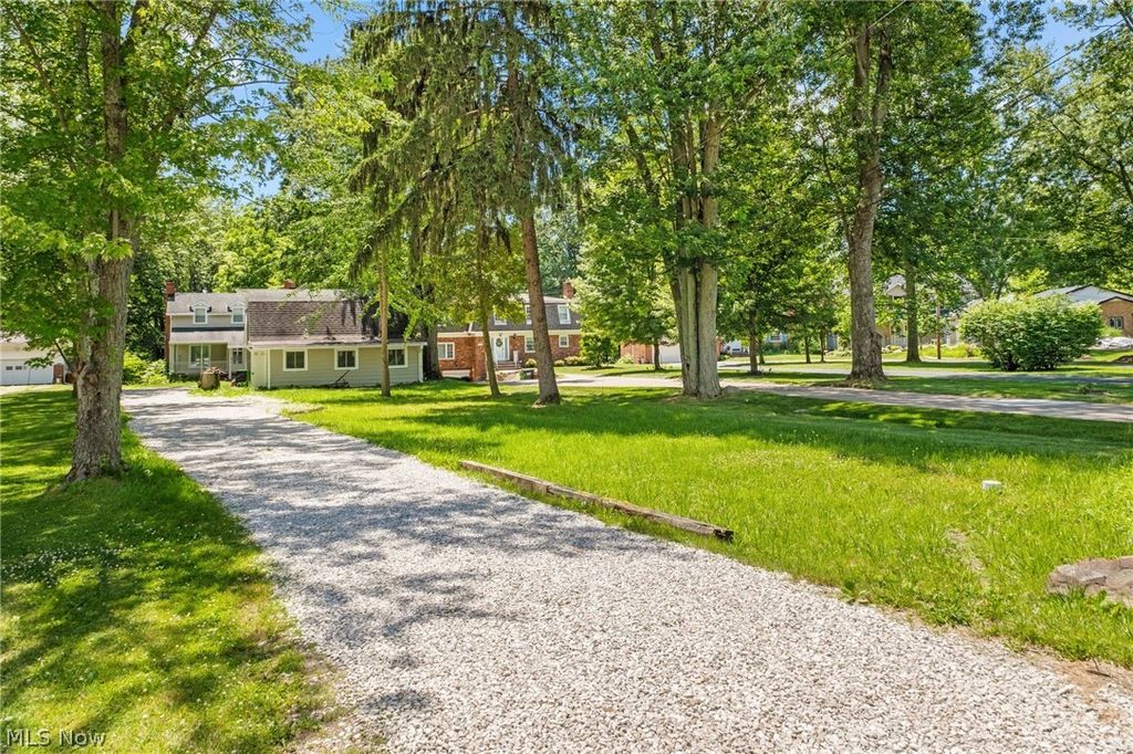 Photo of 889 Grayton Road, Berea, OH 44017 (MLS # 5220009)