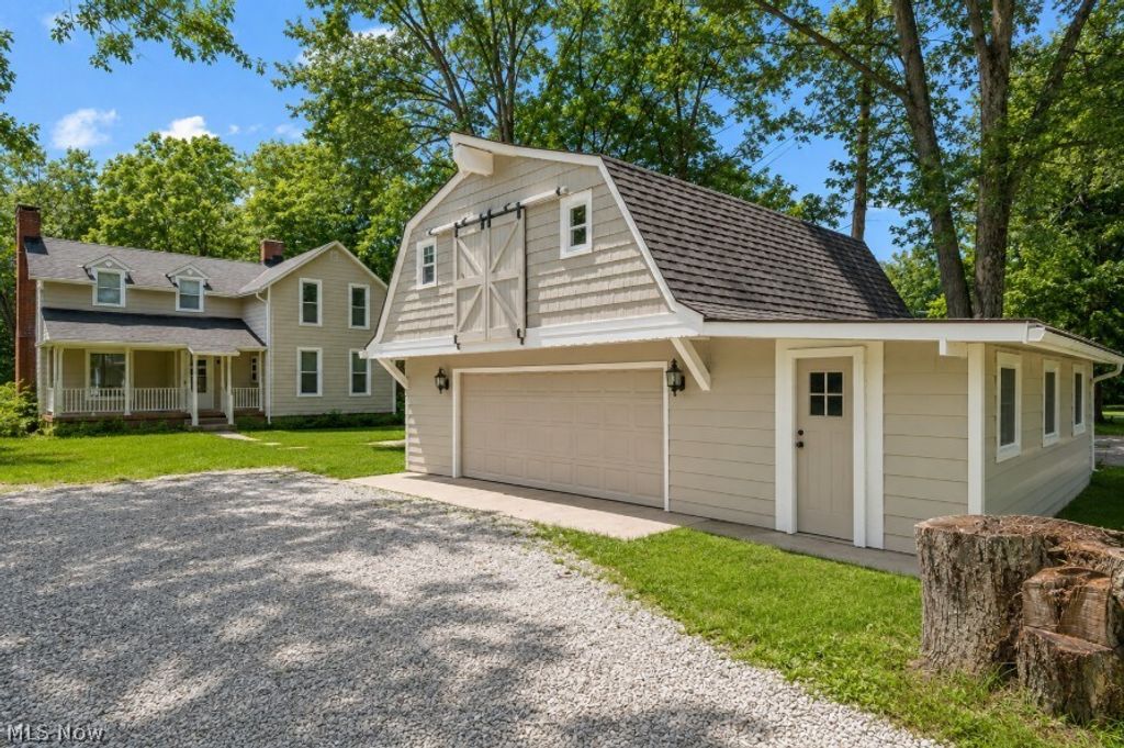 Photo of 889 Grayton Road, Berea, OH 44017 (MLS # 5220009)