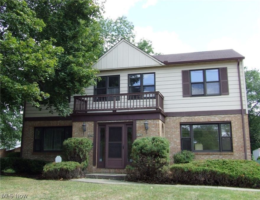 Spacious 3 bedroom, 2.1 bath duplex.  Large living room/dining room combination.  Eat-in kitchen with door leading to deck.  Finished basement.  Newer washer and dryer. Convenient location close to schools, shopping, parks and public transportation.