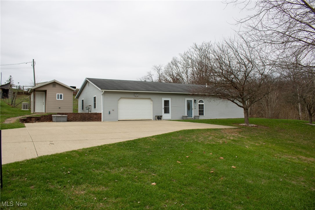 4783 Glenn Highway, Cambridge, Ohio image 1