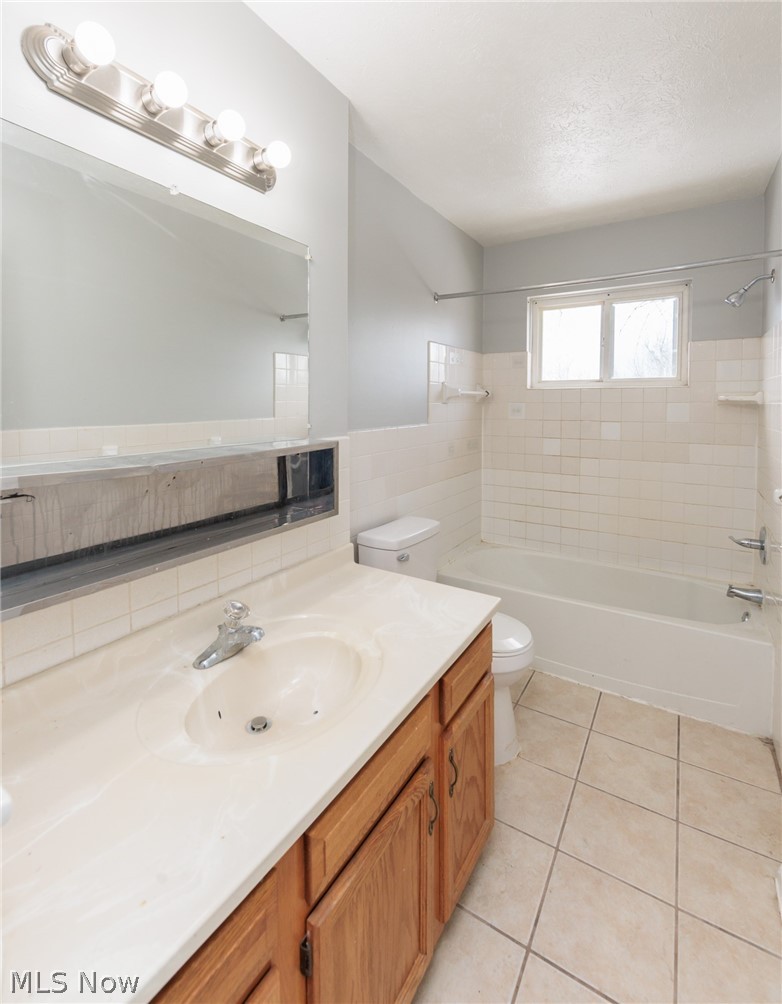 Banbury Village Condo - Residential