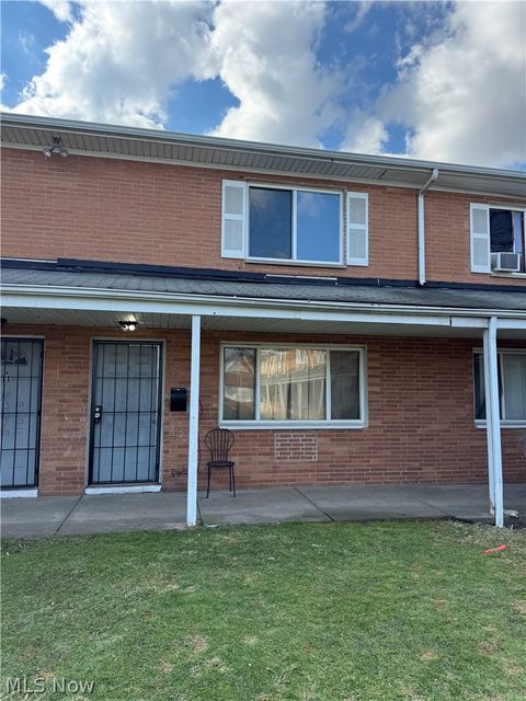 4878 Banbury Court 12 Warrensville Heights OH 44128