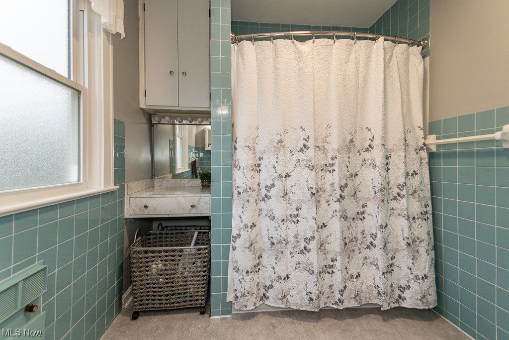 Walter H Tellings Sub - Residential