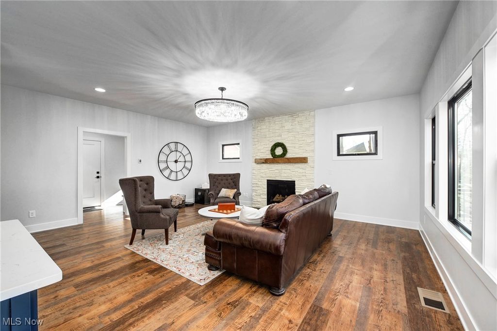 Photo of 362 Oakmoor Avenue, Bay Village, OH 44140 (MLS # 5178390)