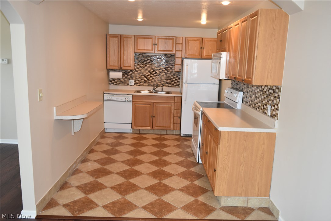 Georgetown/Lyndhurstcondo - Residential Lease