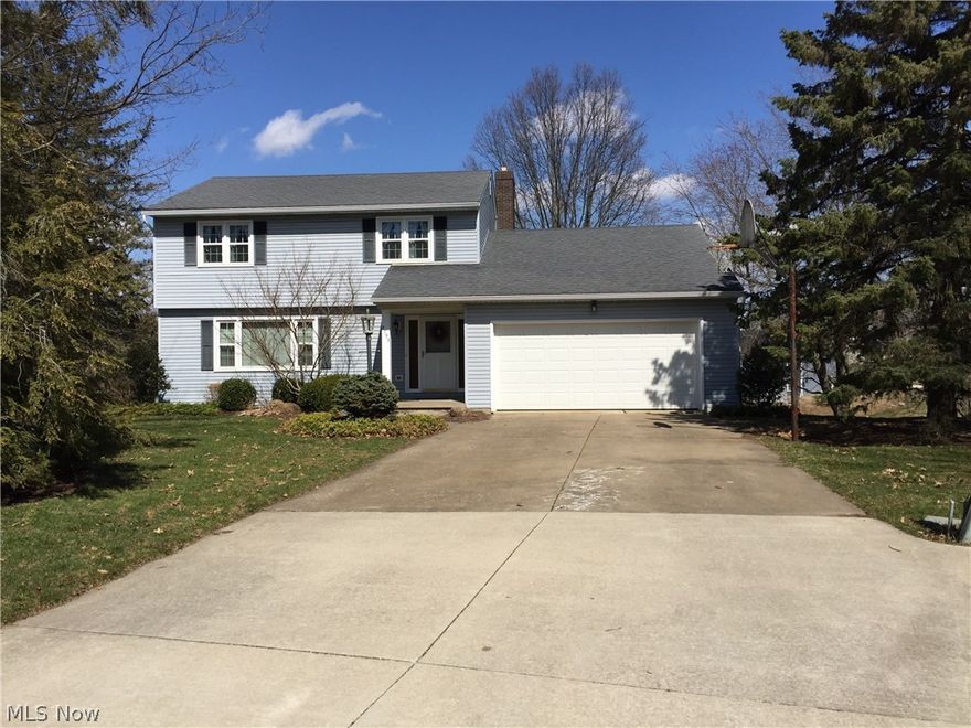 4 bedrooms, 3 1/2 baths in this immaculate home. All appliances stay.Located on a quiet cul-de-sac.Home has newer windows with a warranty. Central air, and furnace and hot water tank replaced in 2015. Newer gutters. Wall to dining room opened and Island added in kitchen. Tile floors in kitchen and foyer.Walk out basement with bedroom and full bath.