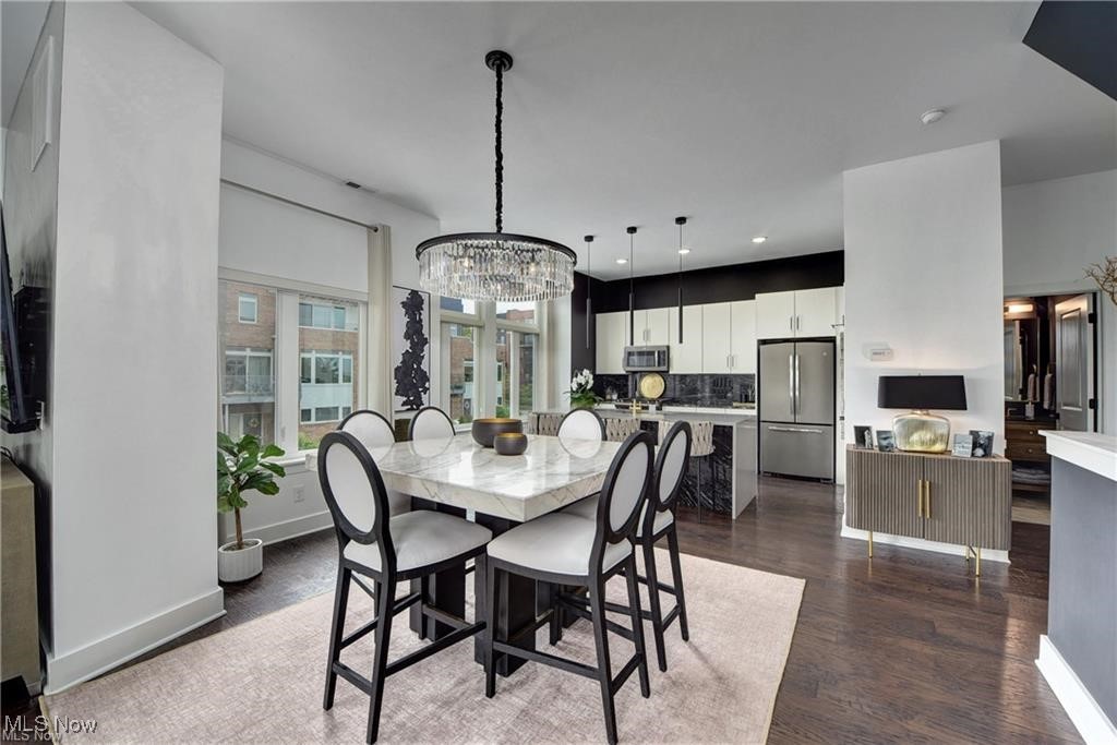 Battery Park Twnhms Condos - Residential