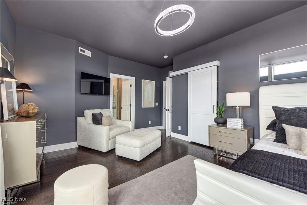 Battery Park Twnhms Condos - Residential