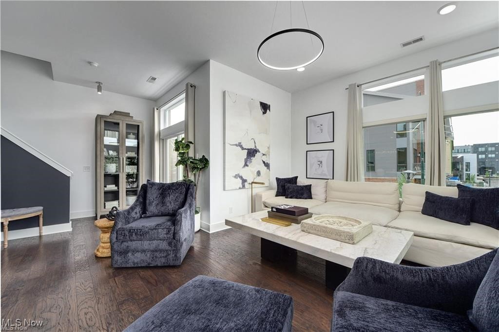 Battery Park Twnhms Condos - Residential