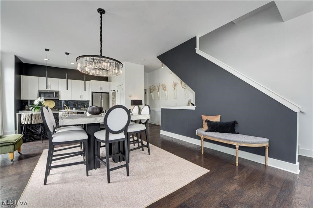 Battery Park Twnhms Condos - Residential