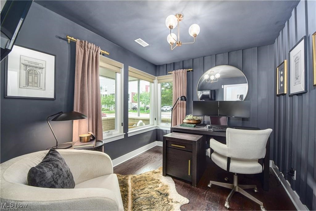 Battery Park Twnhms Condos - Residential