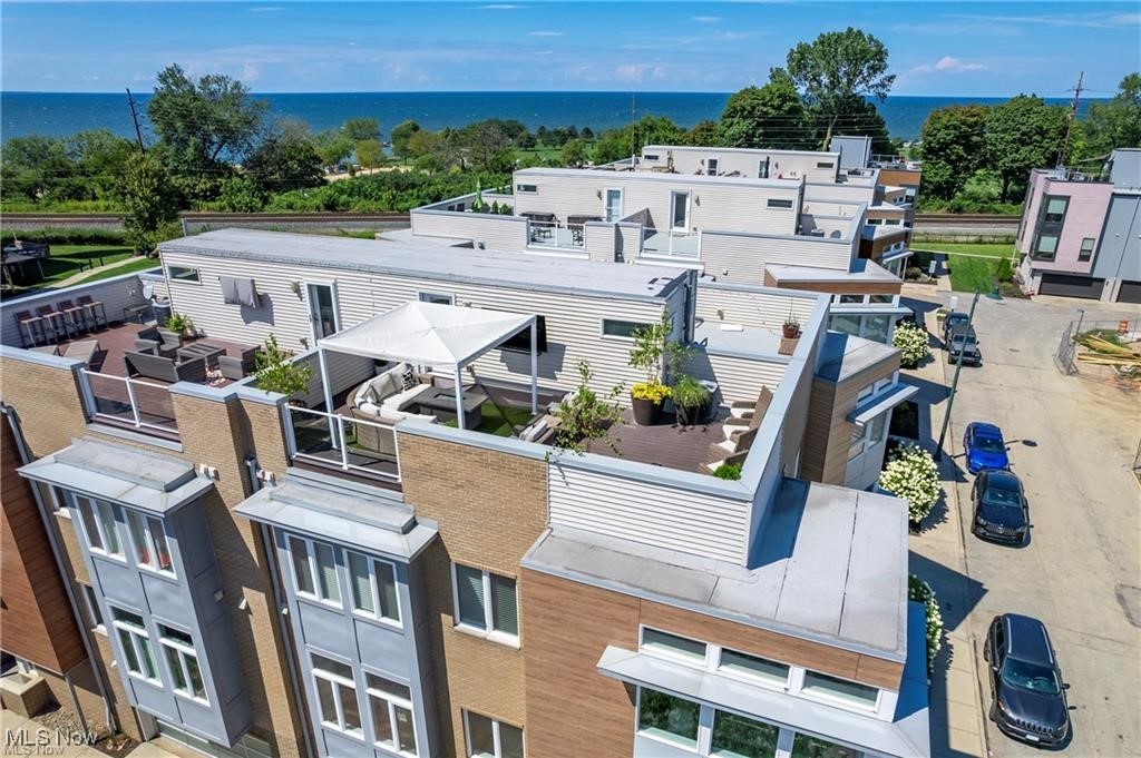 Battery Park Twnhms Condos - Residential