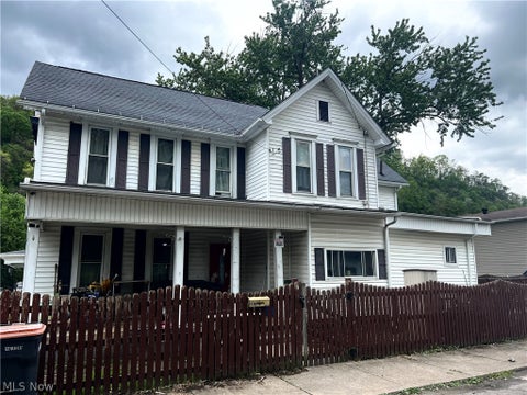 Homes For Sale - 401 5th Street<br/> Wellsville, OH 43968