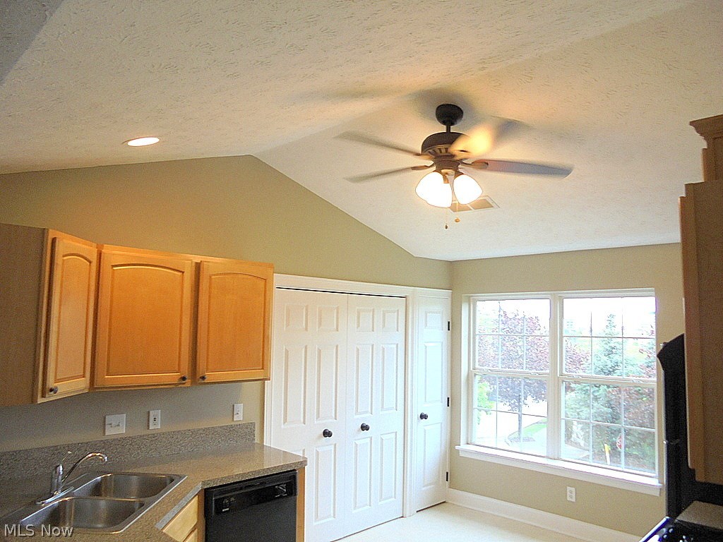 Regency Hlnds Condo - Residential