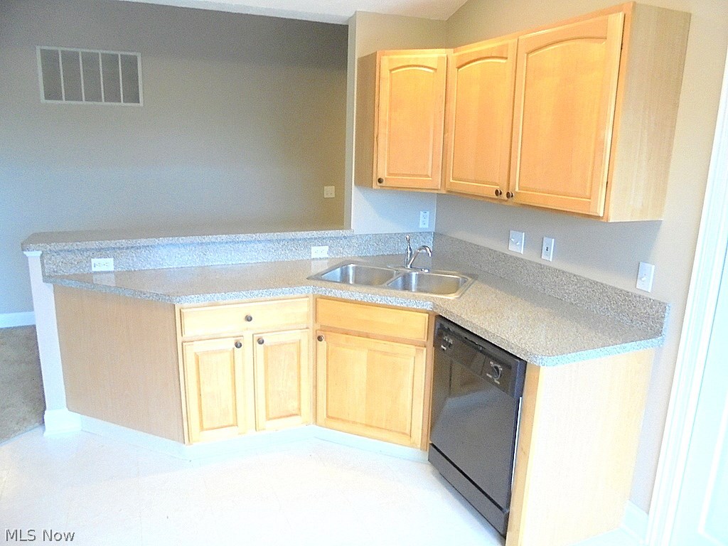 Regency Hlnds Condo - Residential