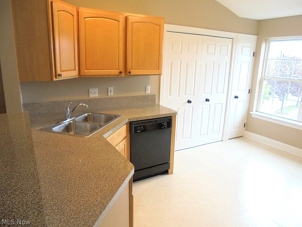 Regency Hlnds Condo - Residential