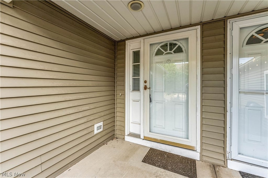Photo of 4215 Jennings Ridge Drive, Cleveland, OH 44109 (MLS # 5211699)