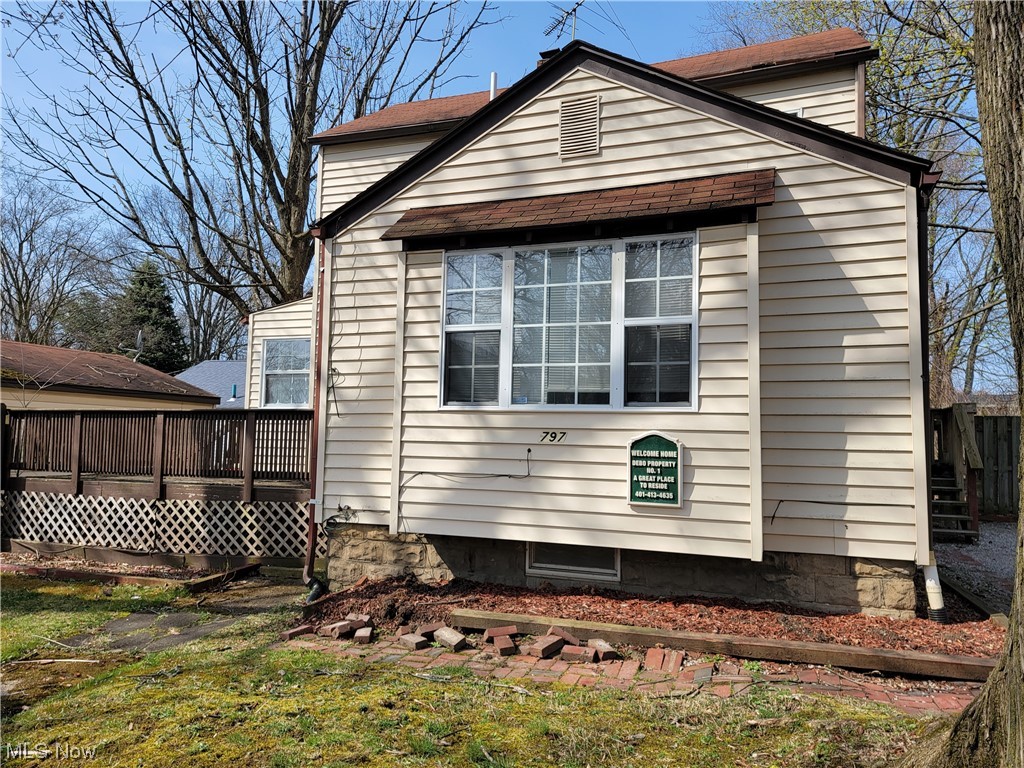 Great Colonial home on a double lot. Just freshened up with New paint, New carpet, and flooring. The backyard has a spacious deck for relaxing or entertaining family and friends. Spacious 2-car garage.