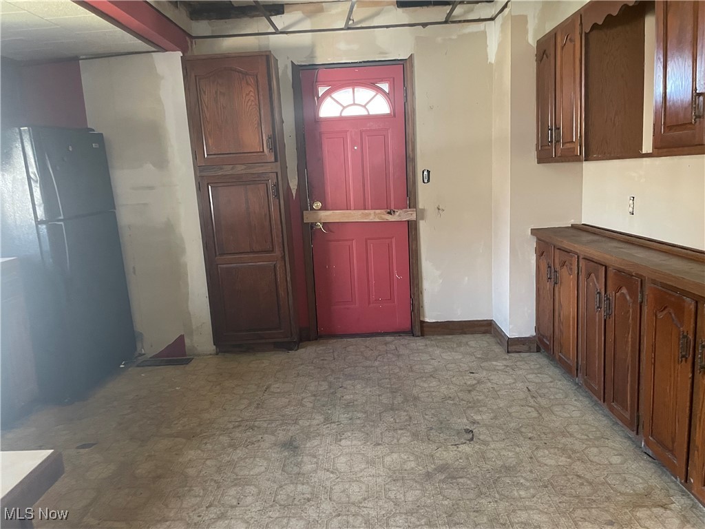 Akron, Ohio 44305, United States, 2 Bedrooms Bedrooms, ,1 BathroomBathrooms,Residential,Active,92608