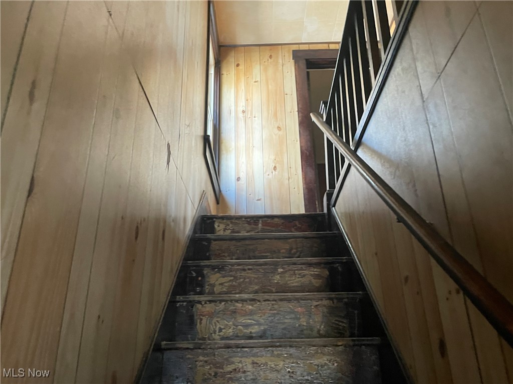Akron, Ohio 44305, United States, 2 Bedrooms Bedrooms, ,1 BathroomBathrooms,Residential,Active,92608