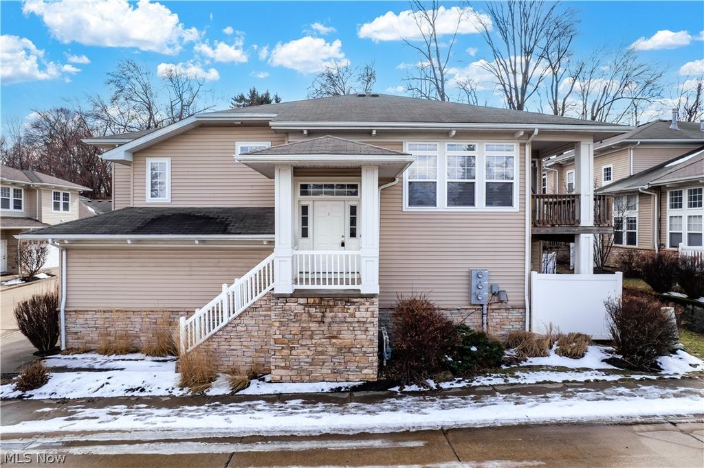 Photo of 5820 Red Rock Court, Seven Hills, OH 44131 (MLS # 5193531)